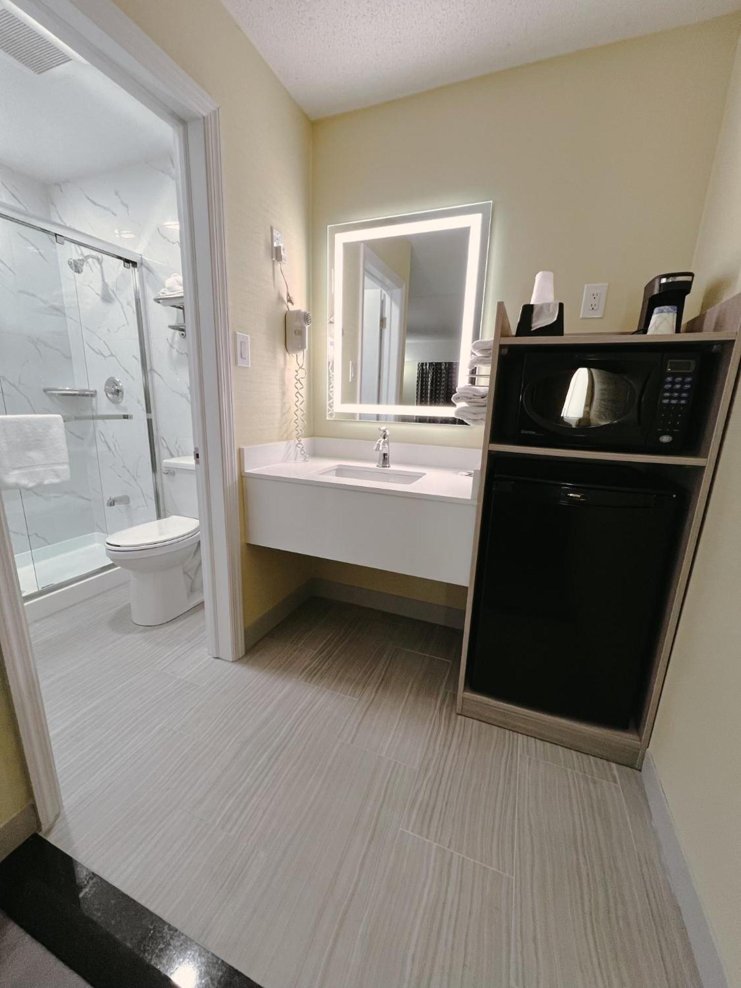 Travel Inn New Castle Airport Екстериор снимка