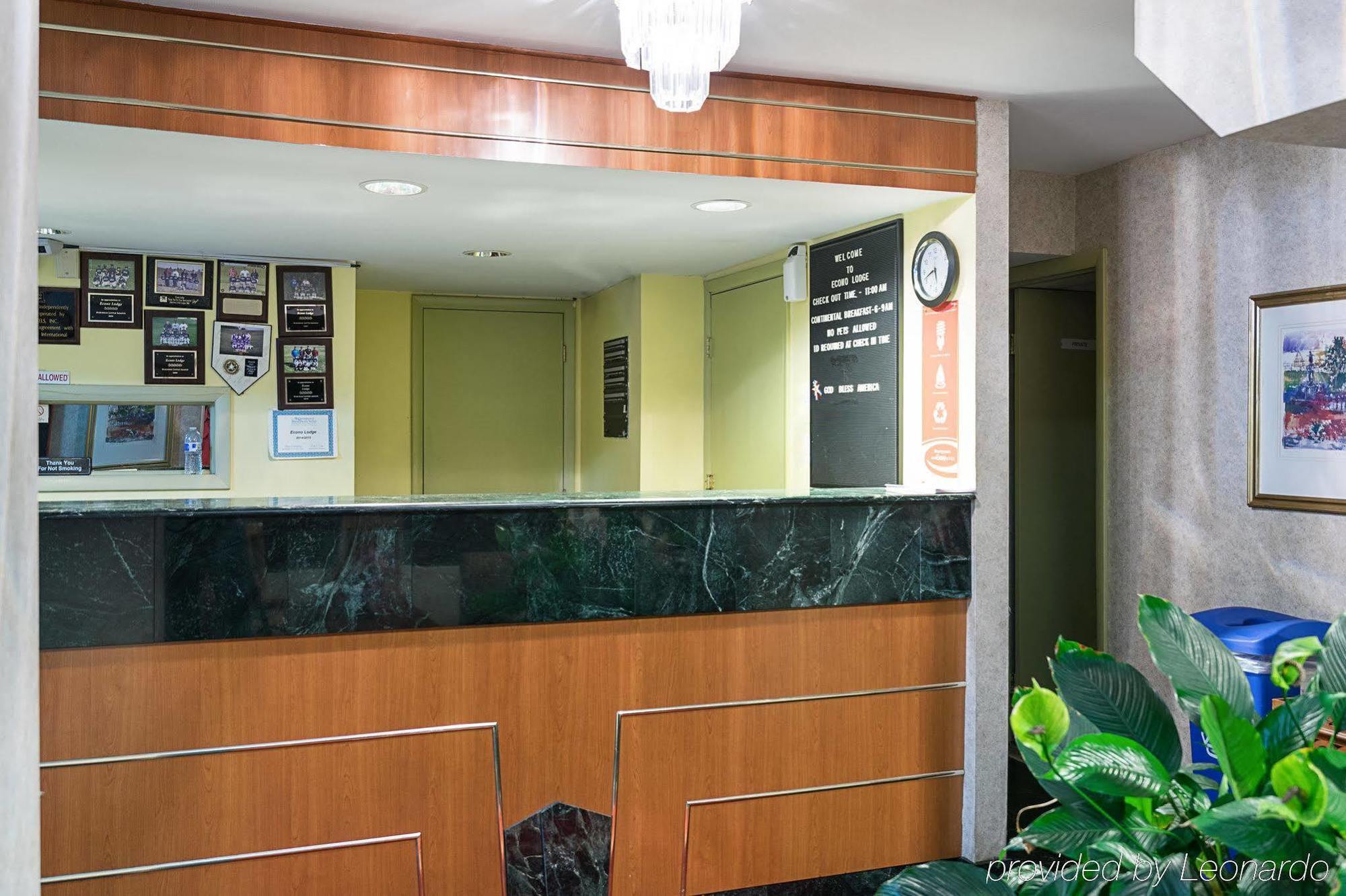 Travel Inn New Castle Airport Екстериор снимка