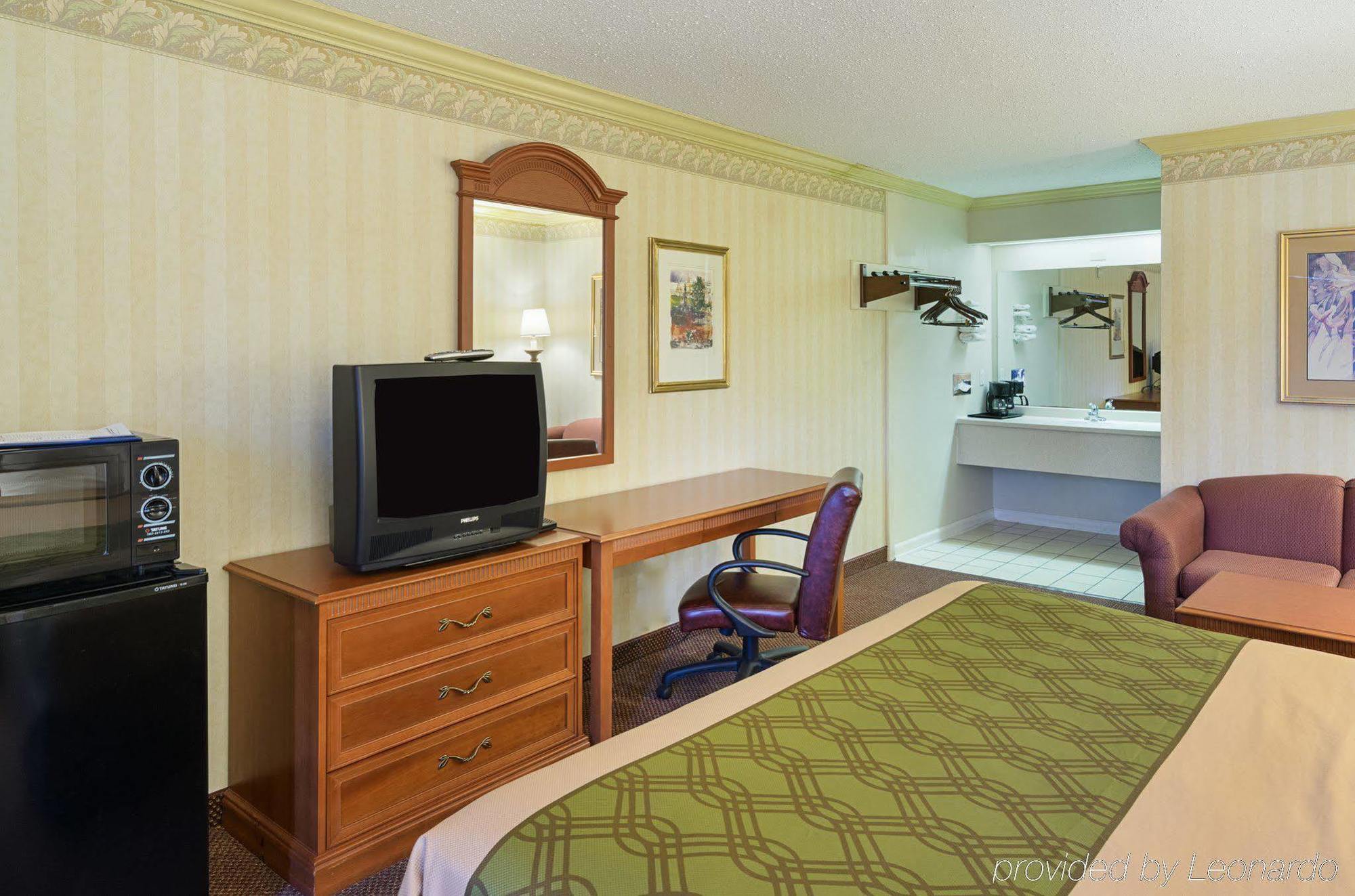 Travel Inn New Castle Airport Екстериор снимка